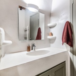 Triantaros Family House – Παραδοσιακή κατοικία στην Τήνο με μοντέρνες ανέσεις και γραφική τοποθεσία.