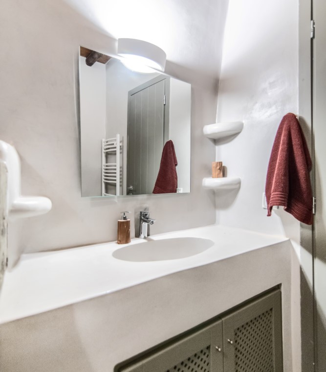 Triantaros Family House – Παραδοσιακή κατοικία στην Τήνο με μοντέρνες ανέσεις και γραφική τοποθεσία.