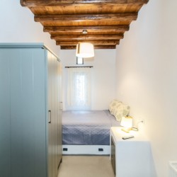Triantaros Family House – Παραδοσιακή κατοικία στην Τήνο με μοντέρνες ανέσεις και γραφική τοποθεσία.