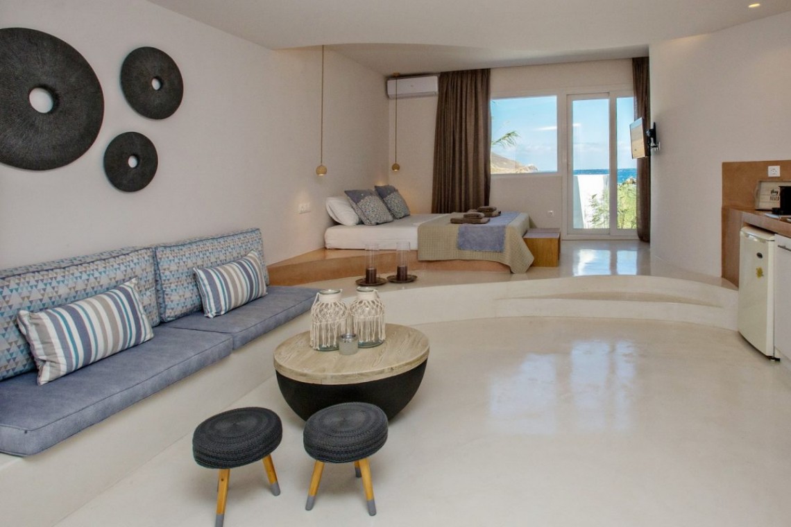 Unforgettable Beach House in Tinos II – Παραθαλάσσια κατοικία στη Λυχναφτιά, με άμεση πρόσβαση στη θάλασσα.