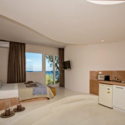 Unforgettable Beach House in Tinos II – Παραθαλάσσια κατοικία στη Λυχναφτιά, με άμεση πρόσβαση στη θάλασσα.