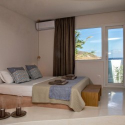Unforgettable Beach House in Tinos II – Παραθαλάσσια κατοικία στη Λυχναφτιά, με άμεση πρόσβαση στη θάλασσα.