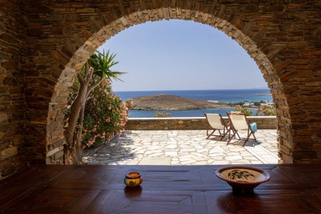 Vivant Blue Mansion – Παραδοσιακή κατοικία στην Τήνο με πολυτελείς ανέσεις και θέα στο Αιγαίο