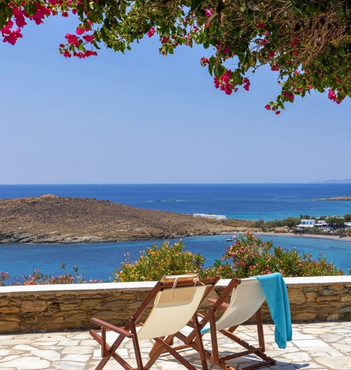 Κυκλαδίτικη αρχιτεκτονική και σύγχρονο design στο εσωτερικό του Vivant Blue Mansion.
