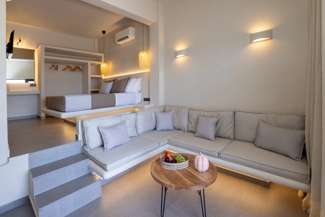 Blue Pearl Suite – Πολυτελής σουίτα με minimal design και πανοραμική θέα στην Τήνο.