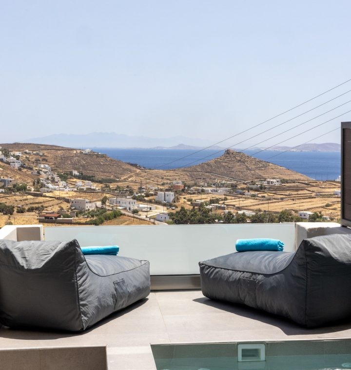 Blue Pearl Suite – Πολυτελής σουίτα με minimal design και πανοραμική θέα στην Τήνο.