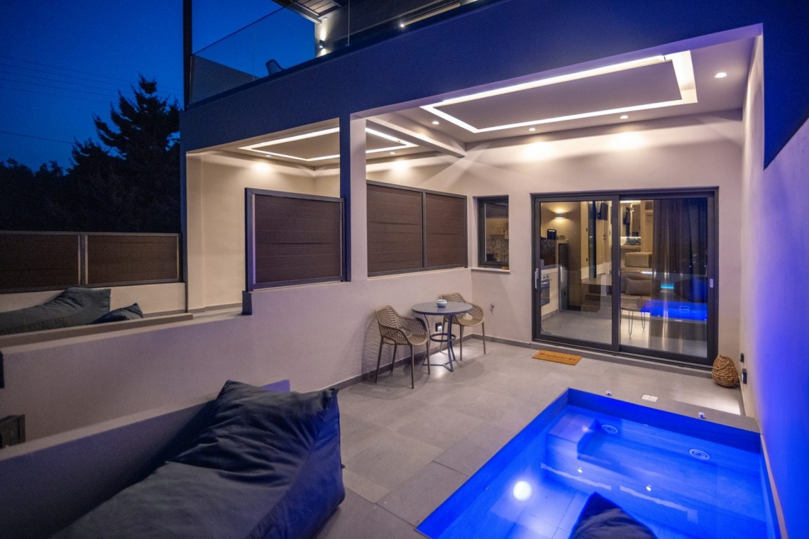 Blue Pearl Suite – Πολυτελής σουίτα με minimal design και πανοραμική θέα στην Τήνο.