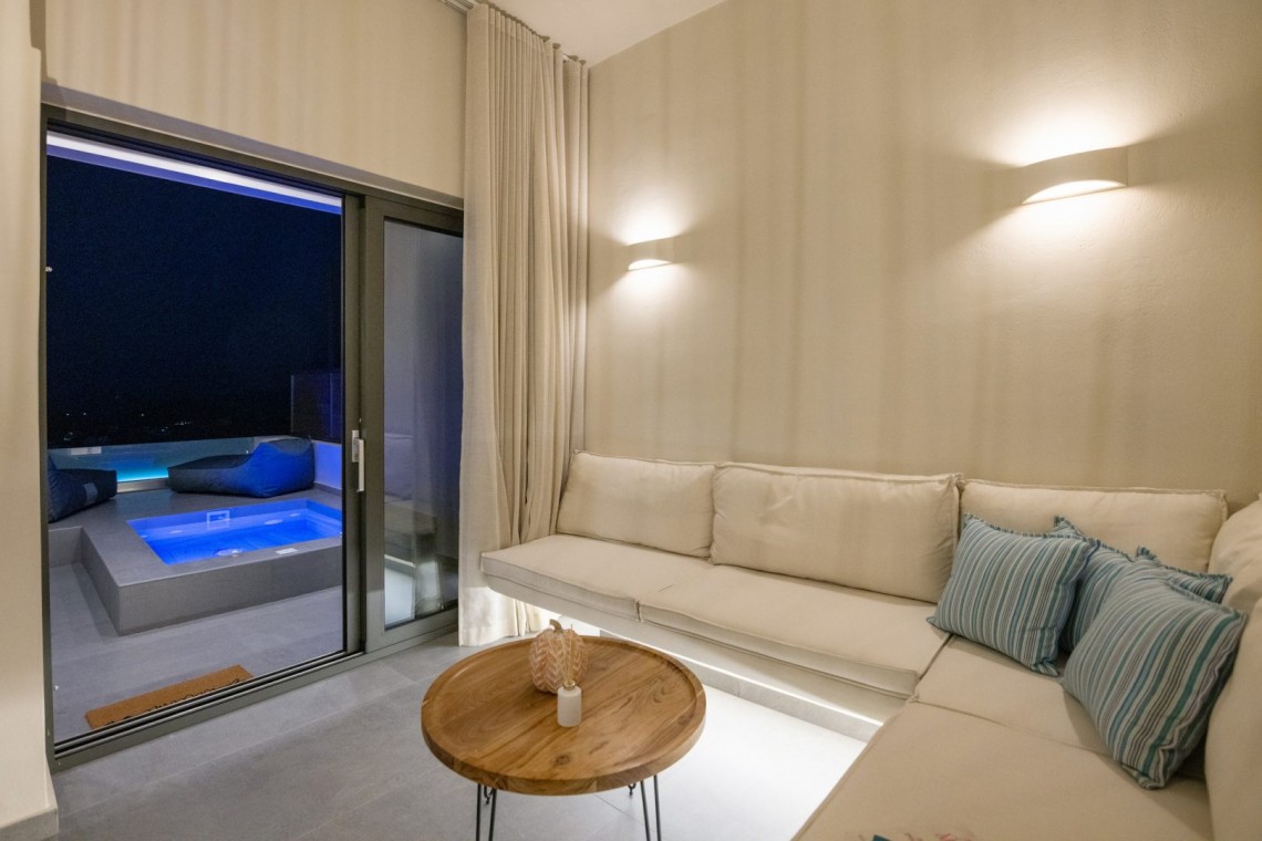 Blue Pearl Suite – Πολυτελής σουίτα με minimal design και πανοραμική θέα στην Τήνο.